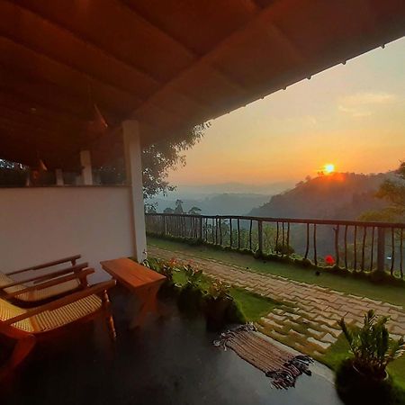 Rainbow Sky Cottage 埃拉 外观 照片