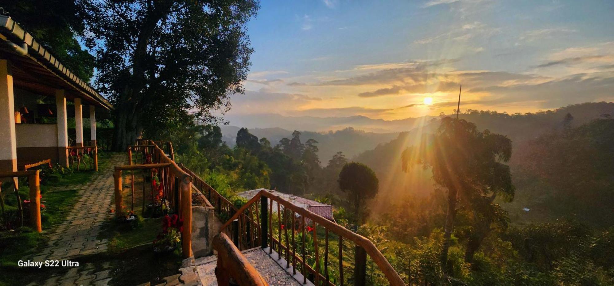 Rainbow Sky Cottage 埃拉 外观 照片
